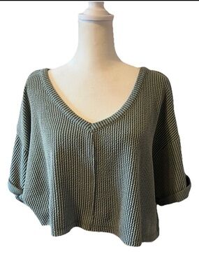 Altar’d State Green Ribbed V Neck Boxy Cropped Tee